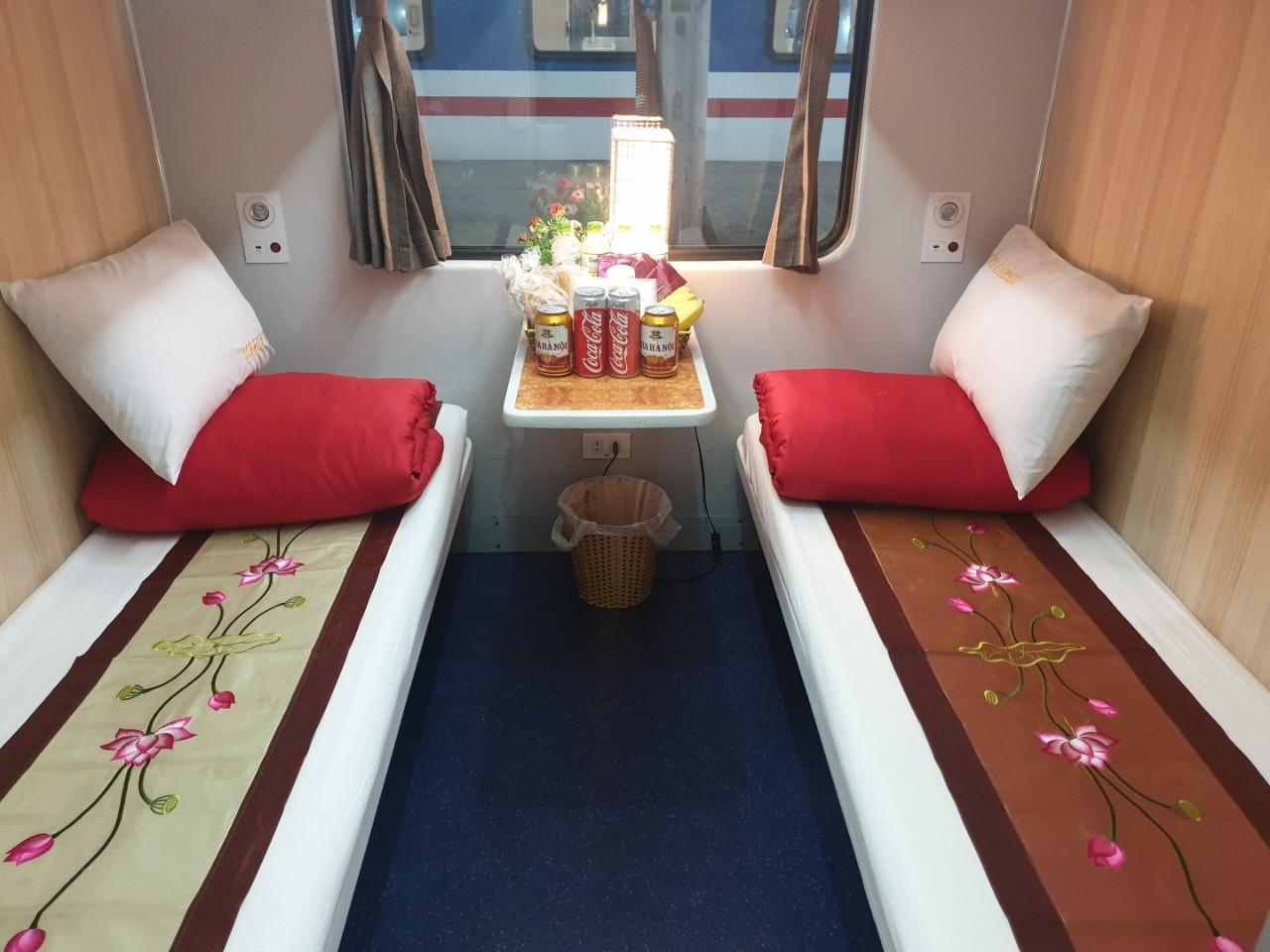 Ninh Binh – Hue on SE19 (22h10 – 09h30) Only available from 07 Feb 2023 (Deluxe 4 Berths Cabin, One Way)