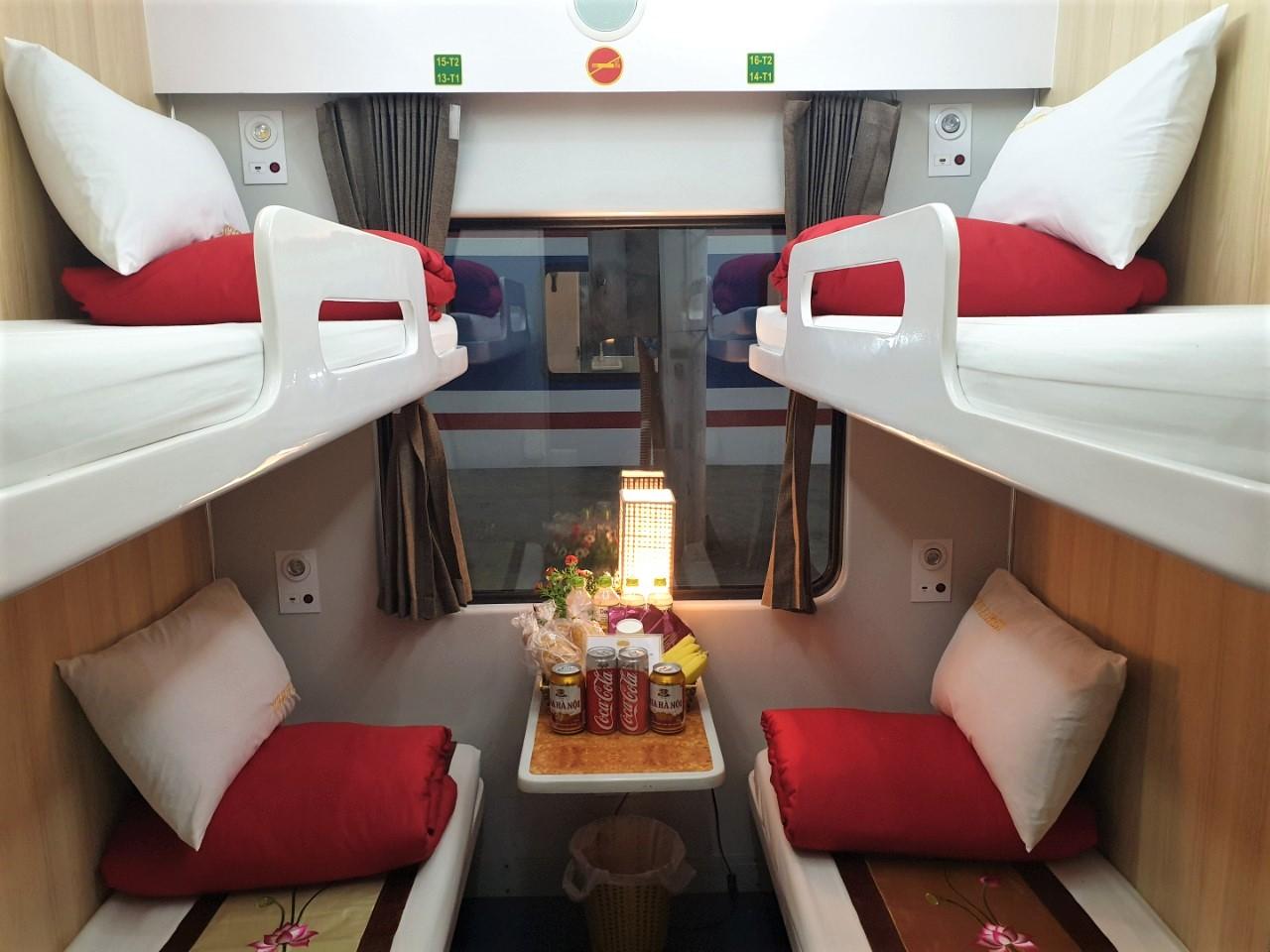 Da Nang - Ha Noi on SE20 (18h40 – 11h55) Only available from 07  Feb 2023 (Deluxe 4 Berths Cabin, One Way)