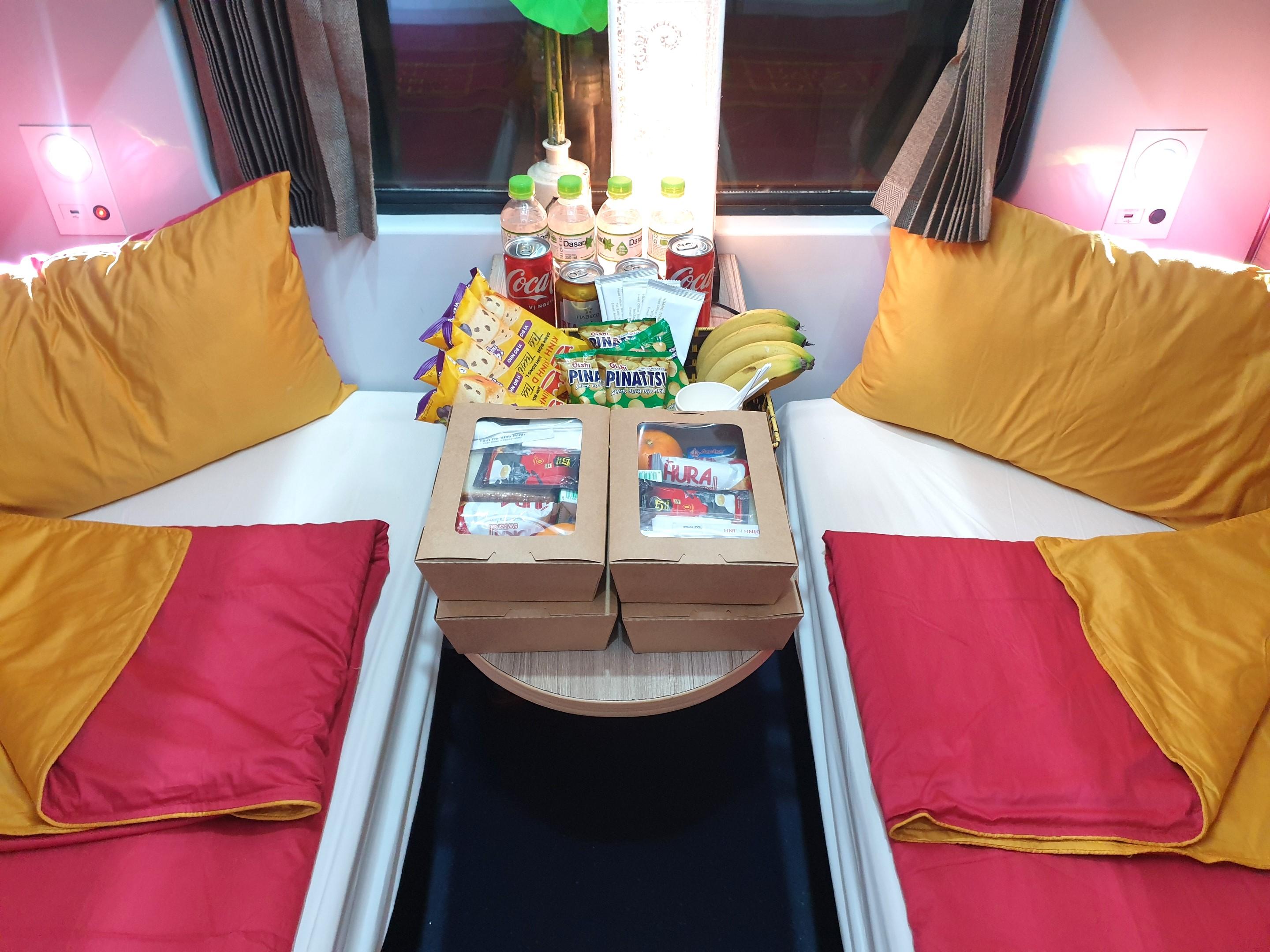 Da Nang - Hanoi VIP 2 berth on SE20 (18h10 – 11h30) - Price per person