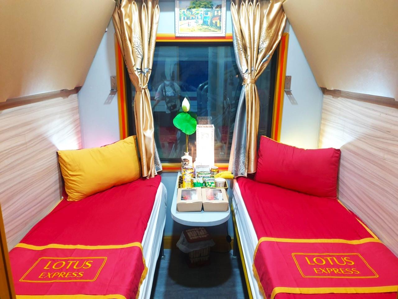 Ninh Binh - Hue in VIP 2 berth-cabin on SE19 (22h02 – 09h44) - Price per person not per cabin (VIP 2 Sleepers, One Way)